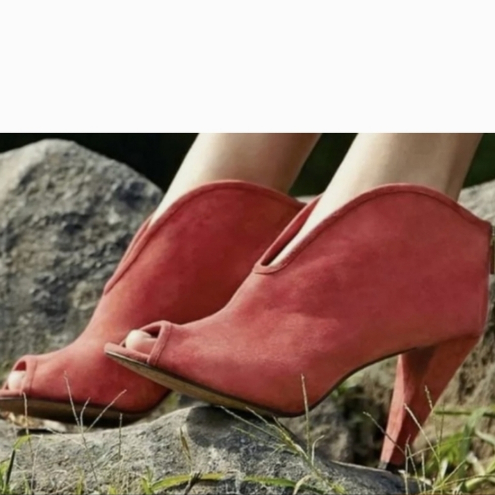 Vince Camuto Red Suede Booties Size 7.5M *Like New*
